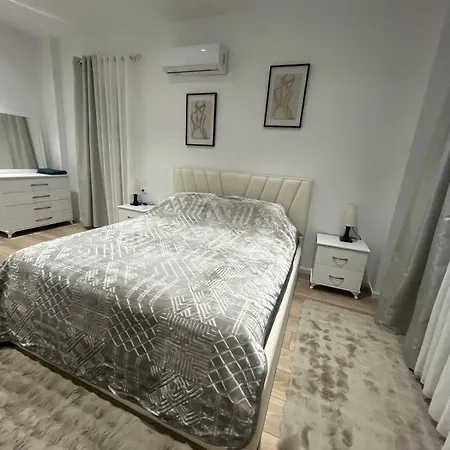 Sidheri Apartament Korcza